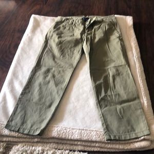 Gap Cropped pants